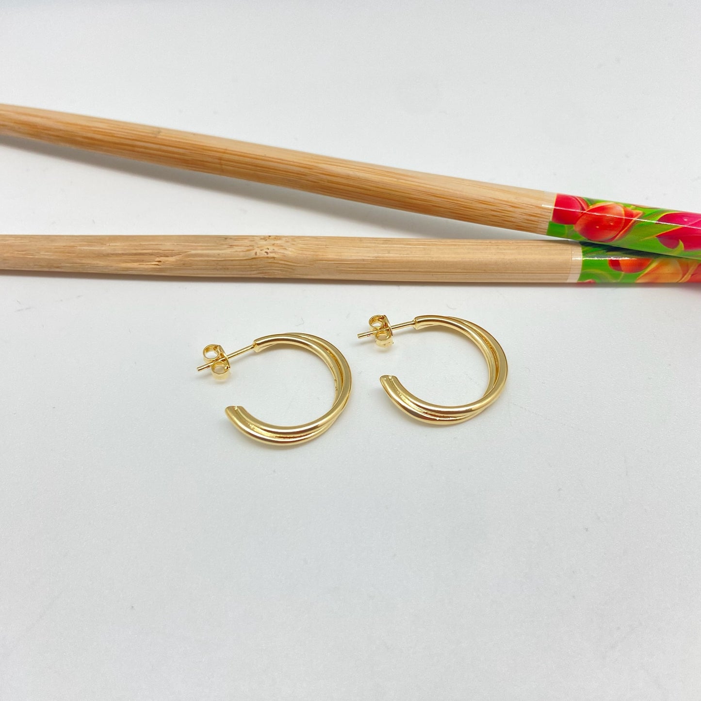 XO355 Aro Argolla doble entrelazada 22 x 2.5 mm Espesor 3 mm Aro Baño Oro