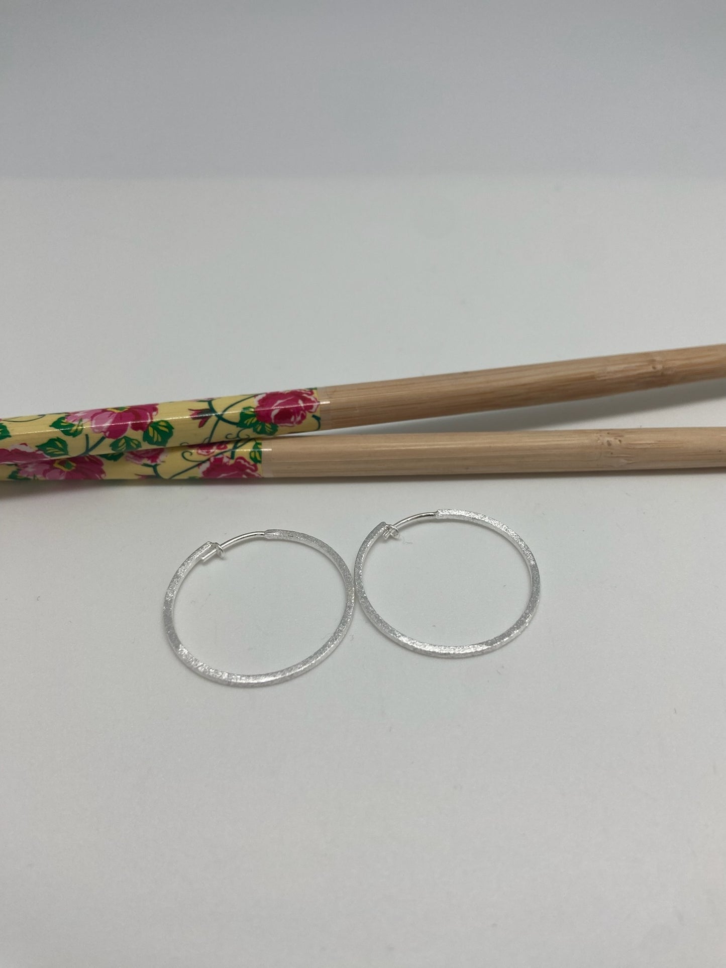 XP354 Aro Argolla para pasar Lijada S 29 x 2 mm Espesor 3 mm Aro Baño Plata Aros Bañados hecho de Bronce Bañado en Plata 50 ml Joyas Bañadas en Plata