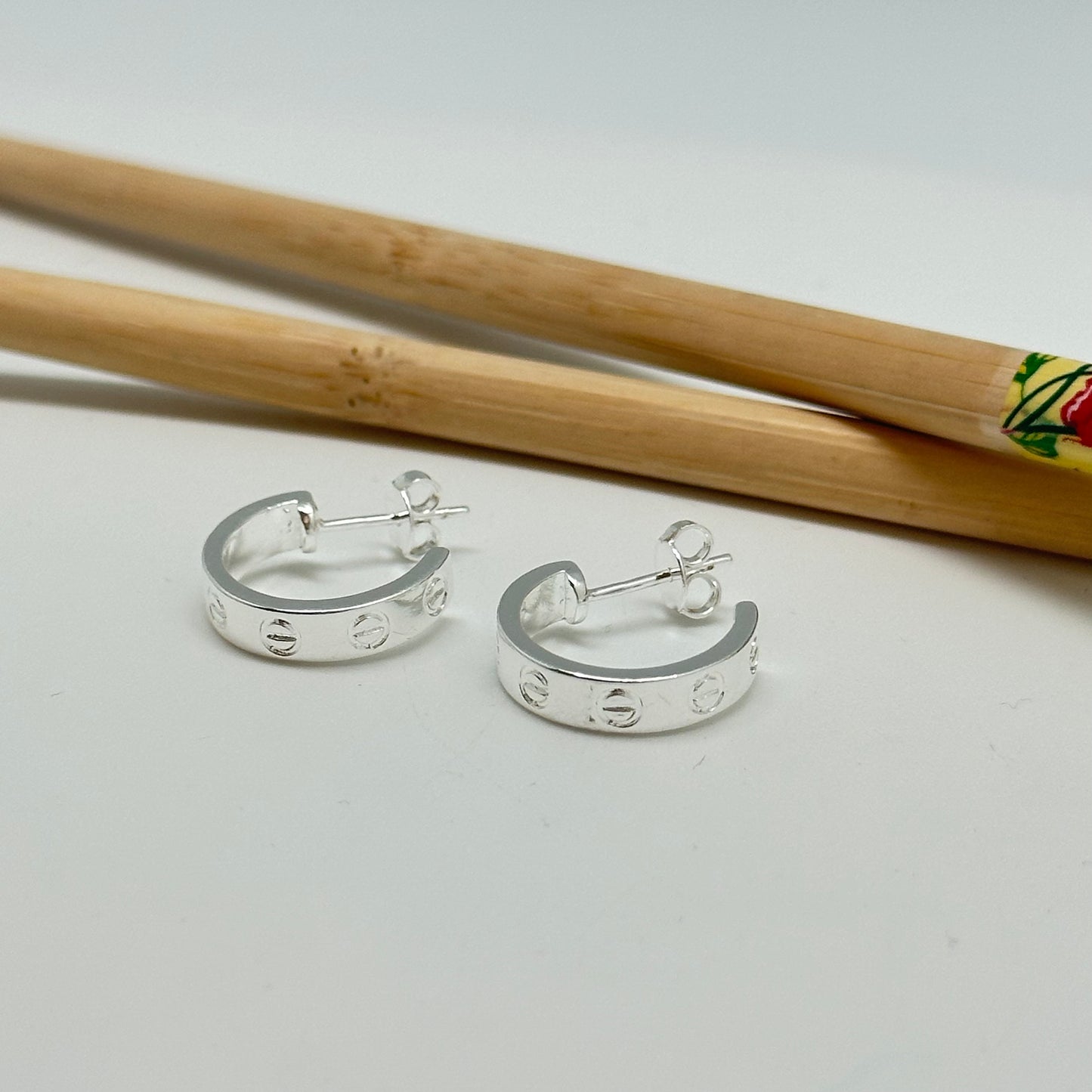 XP323 Aro Argolla Tipo Cartier 18 x 4 mm Aro Baño Plata