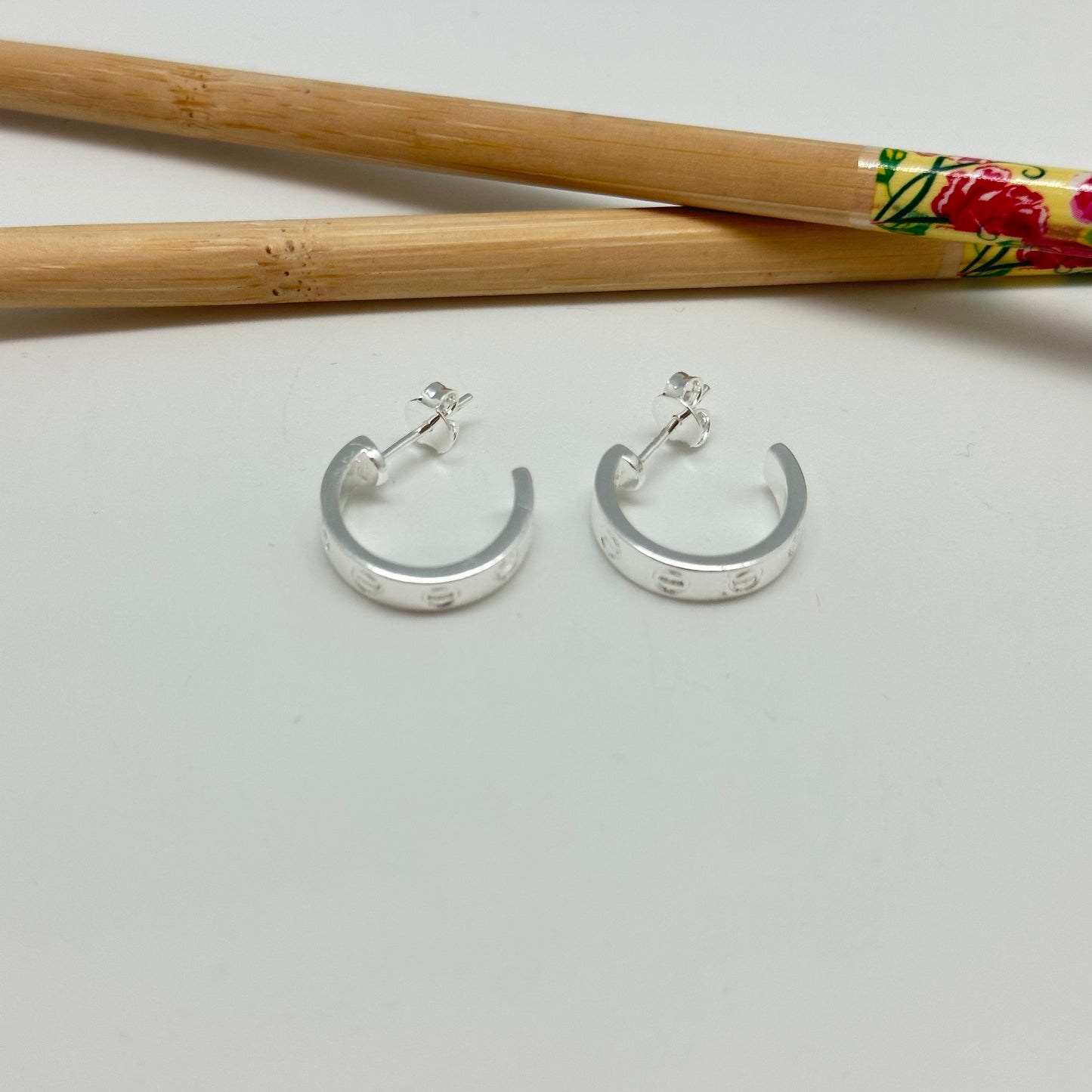 XP323 Aro Argolla Tipo Cartier 18 x 4 mm Aro Baño Plata