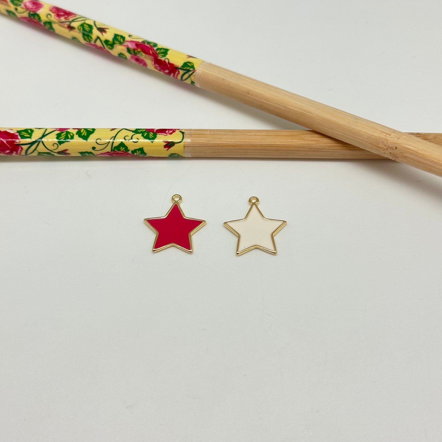 FO1041 Colgante Estrella con resina colores 16 mm mas argollita Figura Baño Oro