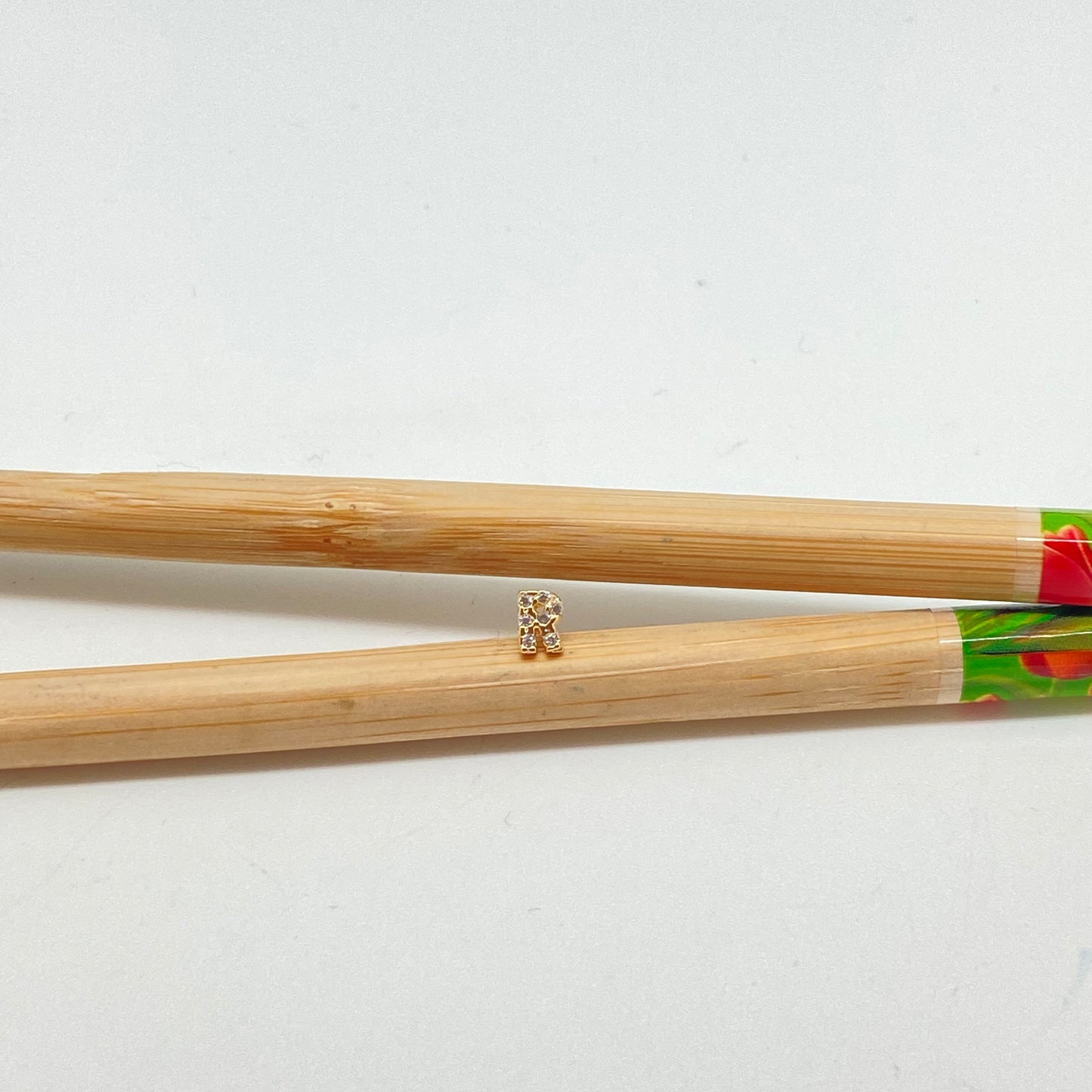 XO382 Aro Mini Letras Circones 5 mm Aro Baño Oro