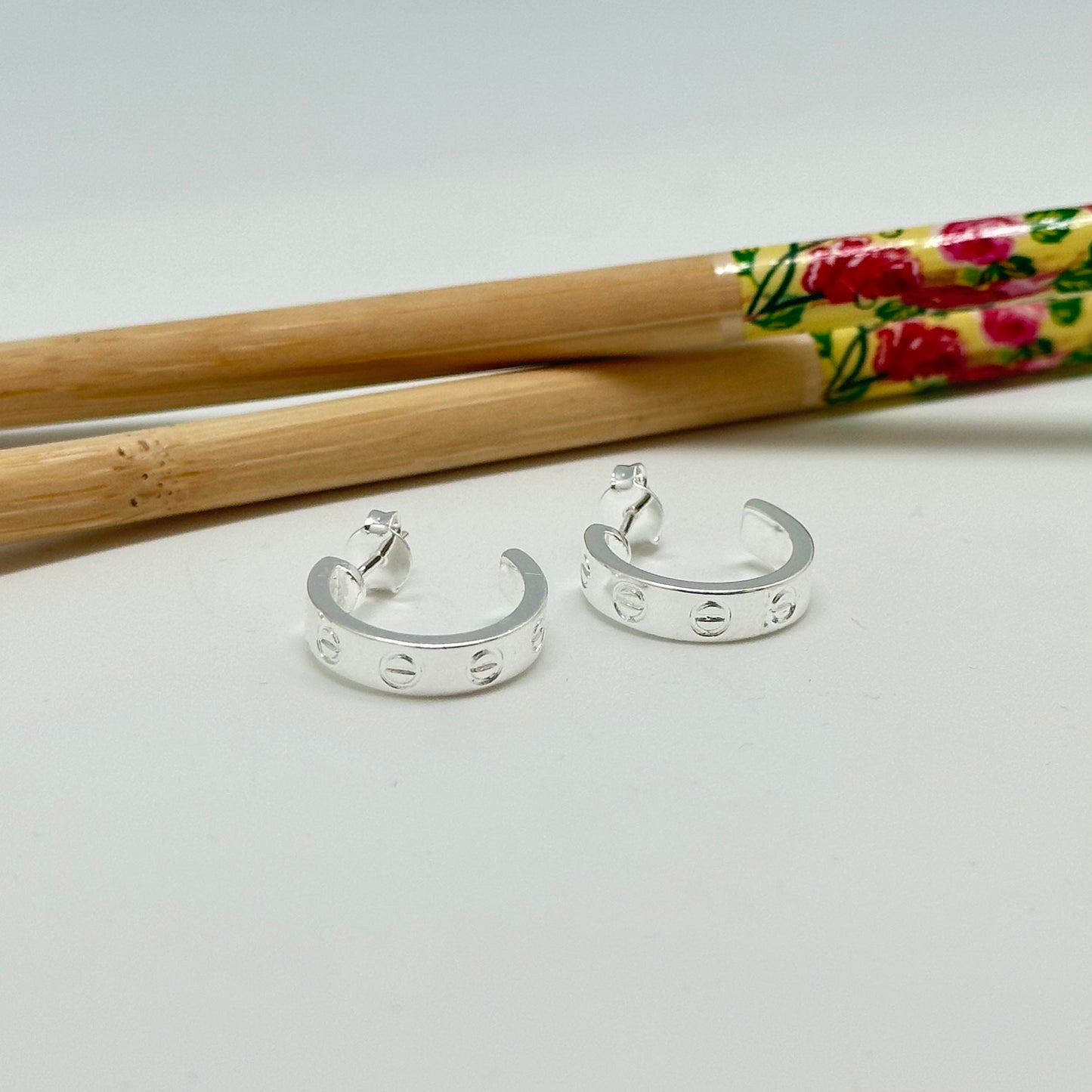 XP323 Aro Argolla Tipo Cartier 18 x 4 mm Aro Baño Plata