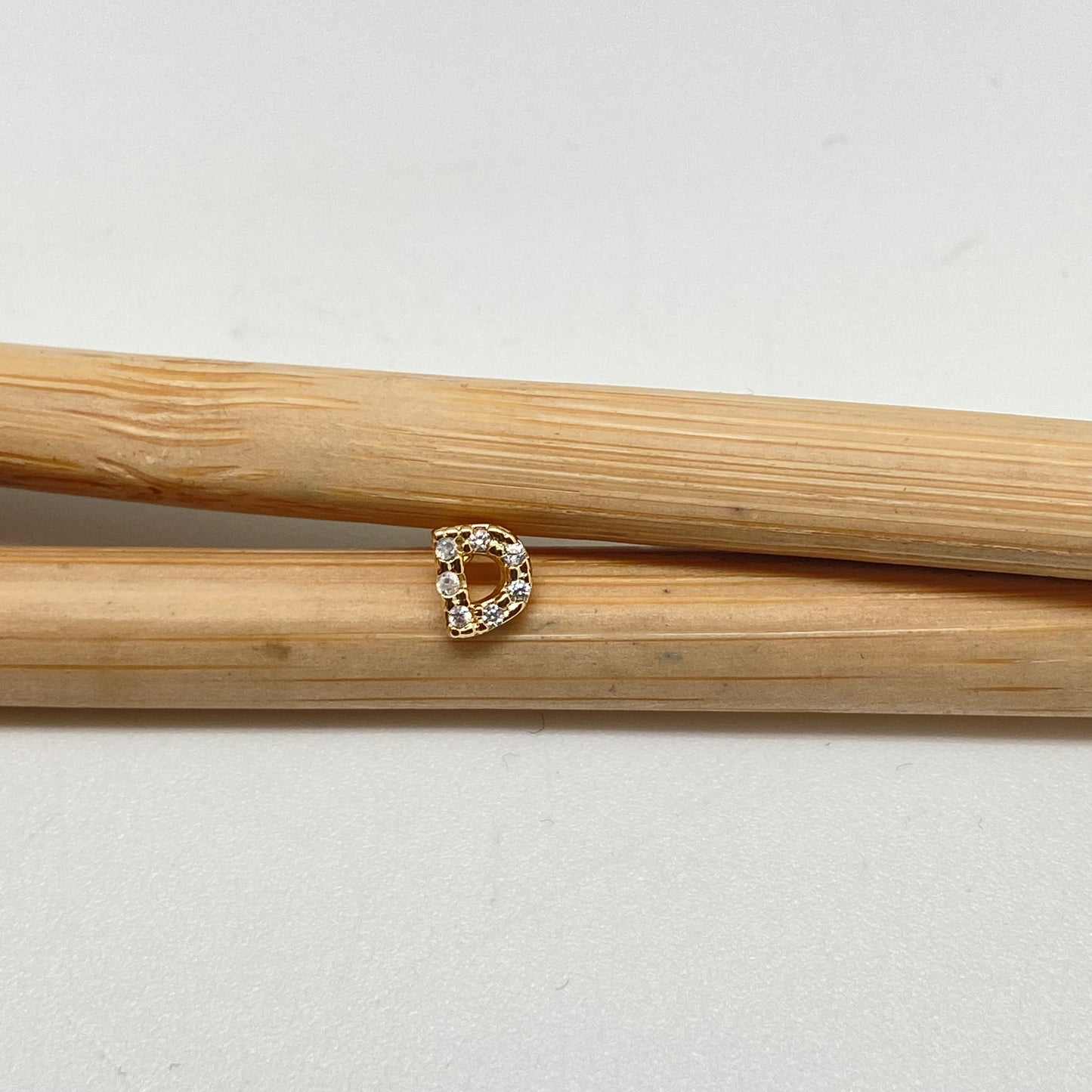 XO382 Aro Mini Letras Circones 5 mm Aro Baño Oro