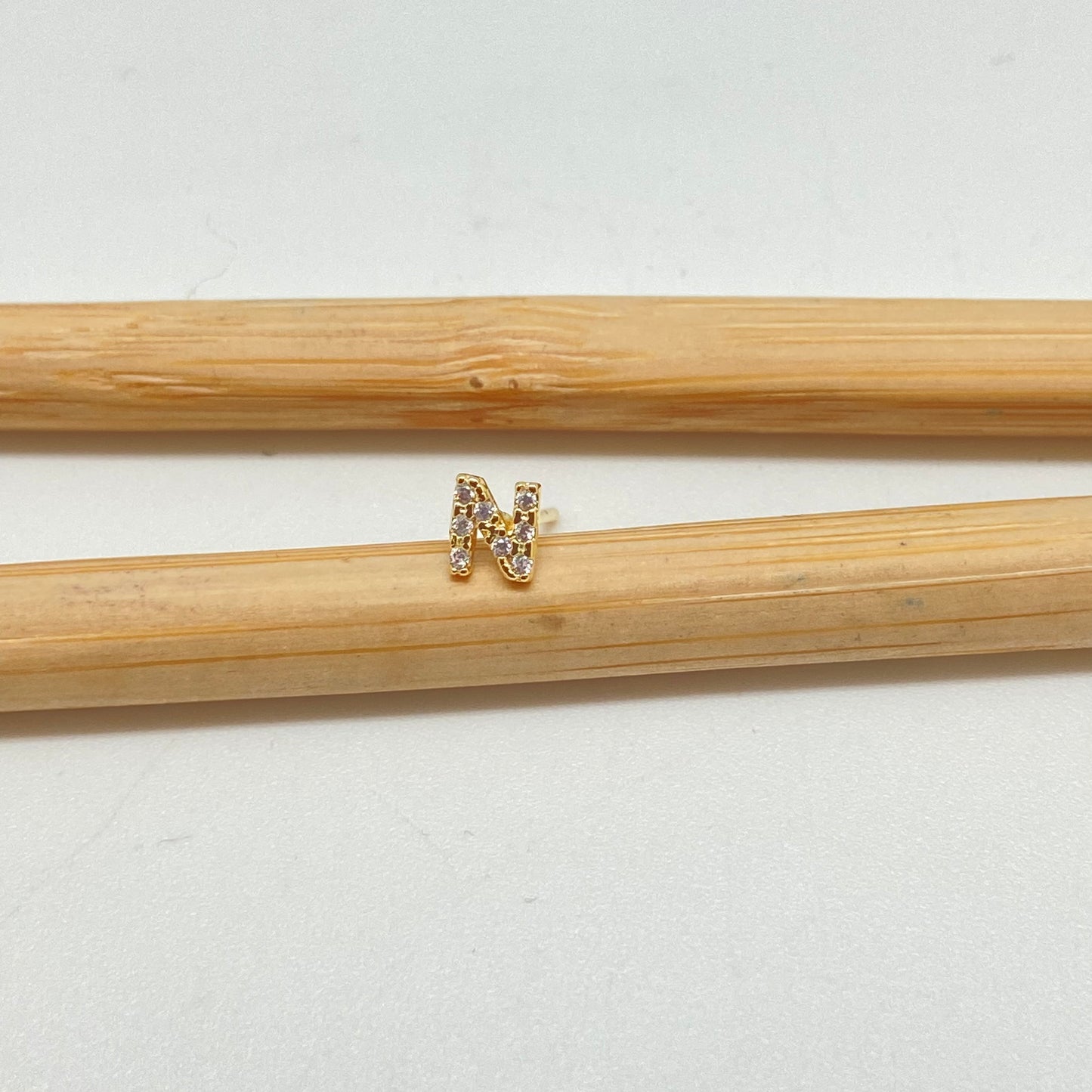 XO382 Aro Mini Letras Circones 5 mm Aro Baño Oro