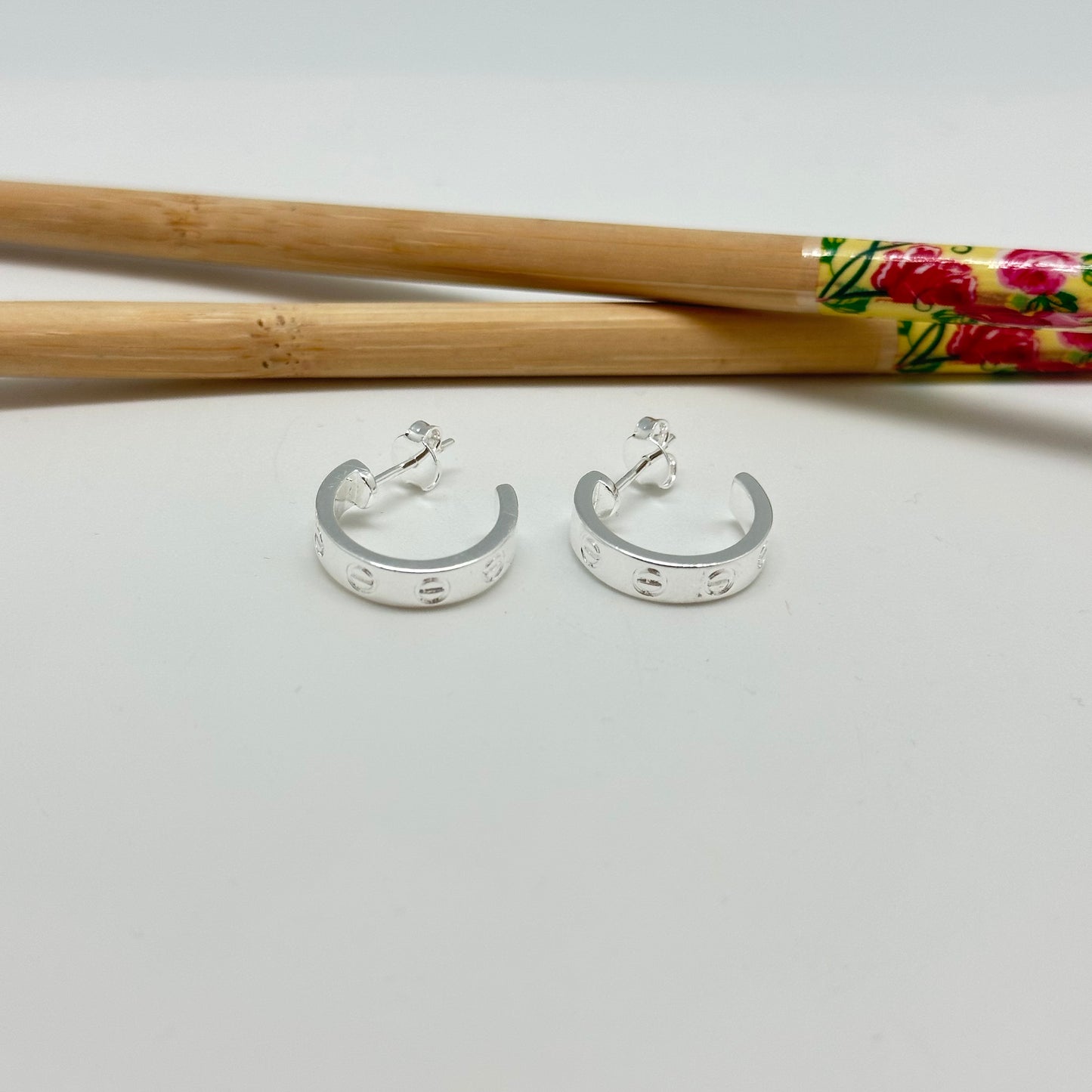 XP323 Aro Argolla Tipo Cartier 18 x 4 mm Aro Baño Plata
