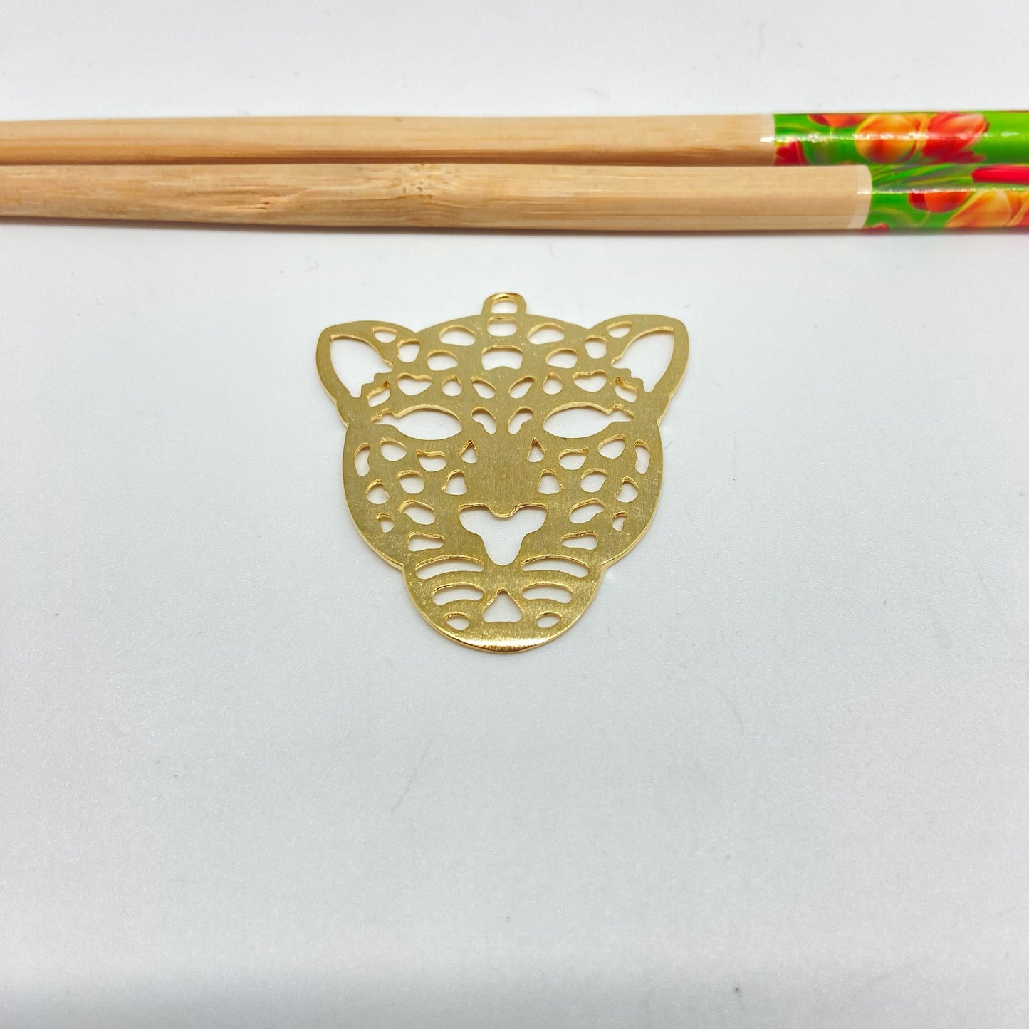 FO1052 Colgante Jaguar Calado XL 42 x 45 mm Figura Baño Oro