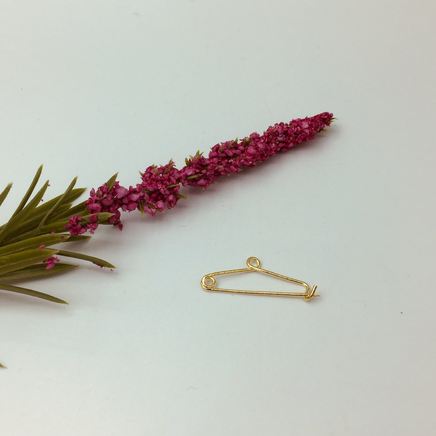 AO107 Alfiler de Gancho 10x25 mm Accesorio Baño Oro Accesorios Bañados en Oro y Plata hecho de Bronce Bañado en Oro 18K Joyas Bañadas en Oro Editar texto alternativo