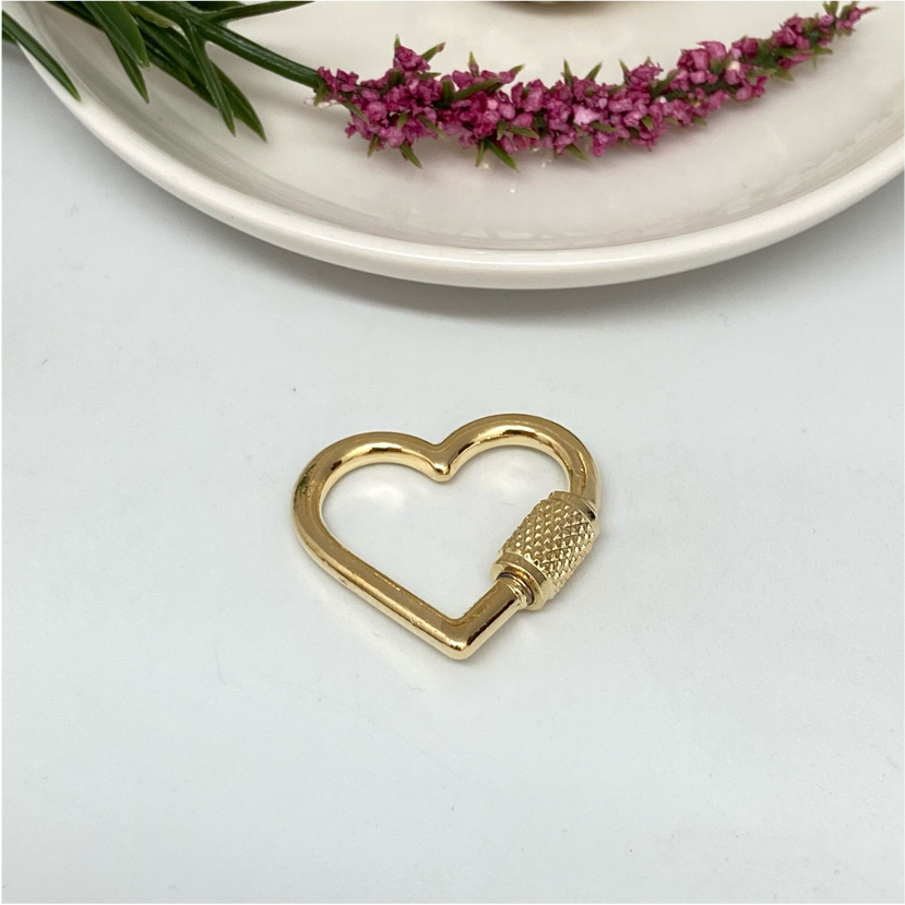 AO96-Broche-Corazón-Cierre-Rosco-Accesorio-Baño-Oro