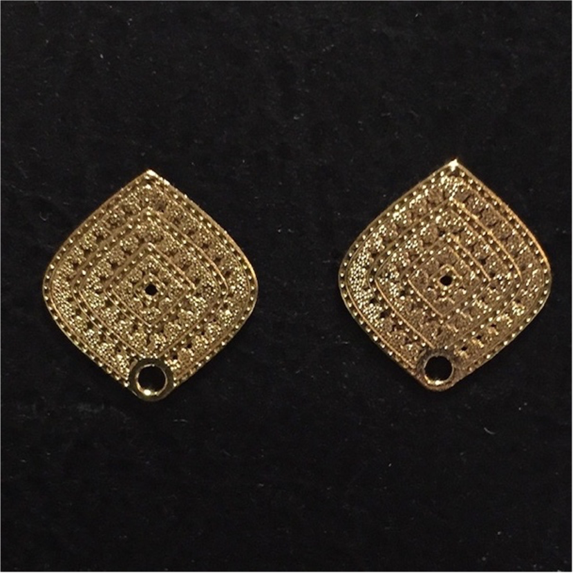 BO42 Rectangulo calado perforación inferior 16 mm Base de Aro Baño Oro Bases de Aros Bañadas en oros y Plata hecho de Bronce Bañado en Oro 18K