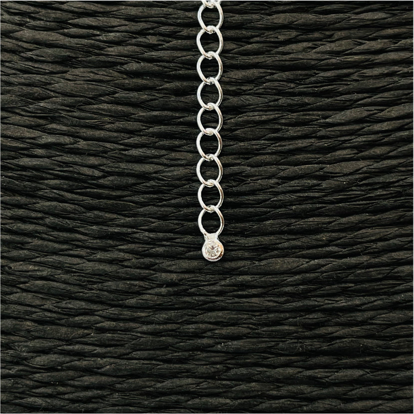 CP106 Collar con 9 Mini Circones de 2 mm Mix Colores en cadena veneciana 38 cm más extensor 10 cm con terminación con mini circón Cadena Baño Plata Cadenas Bañadas en Oro y Plata hecho de Bronce Bañado en Plata 50 ml Joyas Bañadas en Plata