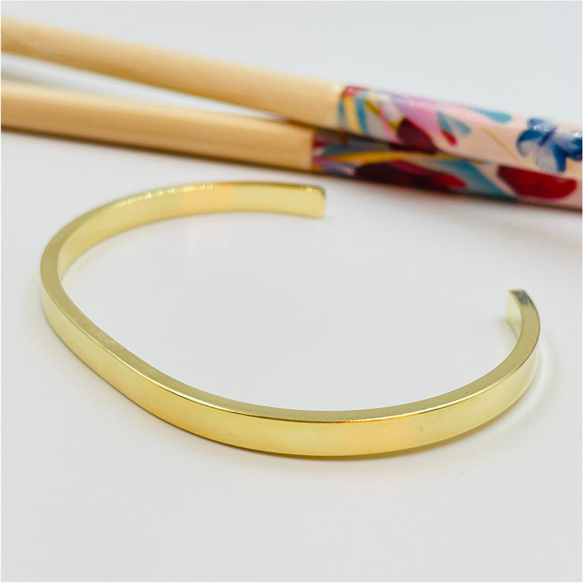 EO16 Esclava Lisa Abierta espesor 3 mm 65x50x4 mm Esclava Baño Oro Accesorios Varios hecho de Bronce Bañado en Oro 18K Joyas Bañadas en Oro