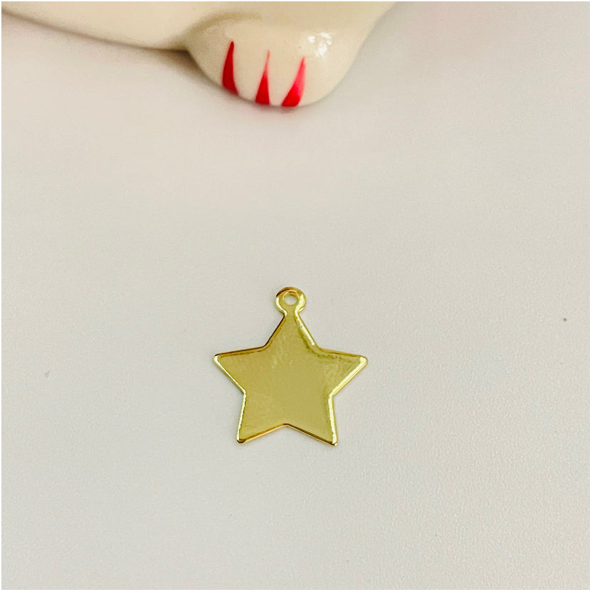 FO216 Estrella con argolla 15 mm Figura Baño Oro Figuras Bañadas en Oro y Plata hecho de Bronce Bañado en Oro 18K