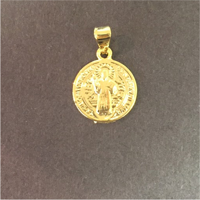 FO221 Colgante San Benito1 4 mm con Balier Figura Baño Oro Figuras Bañadas en Oro y Plata hecho de Bronce Bañado en Oro 18K