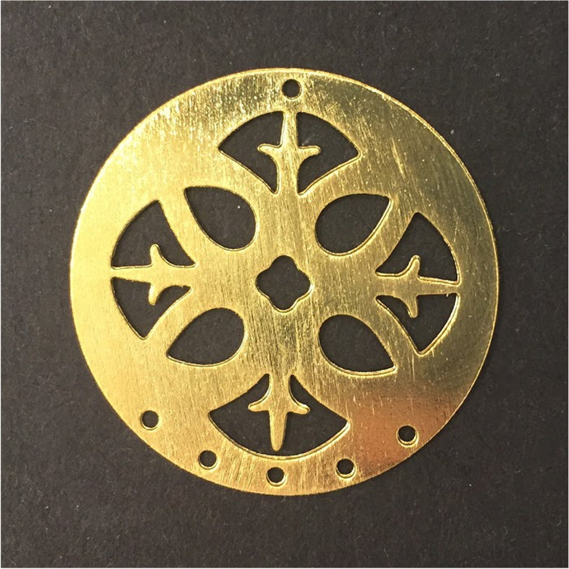 FO239 Figura Calada 36 mm 5 perforaciones inferiores Figura Baño Oro Figuras Bañadas en Oro y Plata hecho de Bronce Bañado en Oro 18K