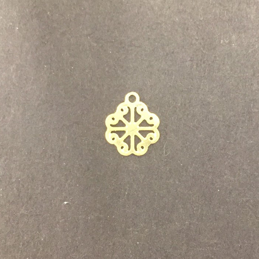 FO265 Figura Calada 13 mm Figura Baño Oro Figuras Bañadas en Oro y Plata hecho de Bronce Bañado en Oro 18K