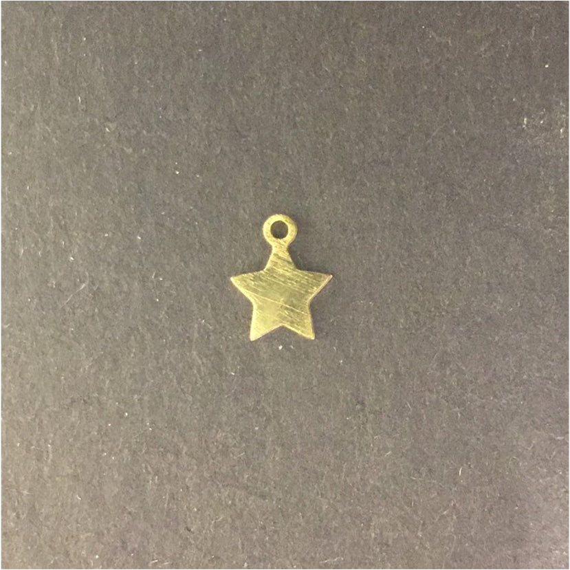 FO266 Estrella 7 mm con argollita Figura Baño Oro Figuras Bañadas en Oro y Plata hecho de Bronce Bañado en Oro 18K