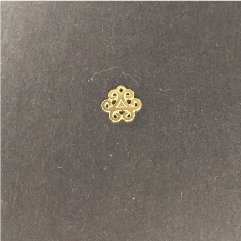 FO273 Figura Calada Mini 9 mm Figura Baño Oro Figuras Bañadas en Oro y Plata hecho de Bronce Bañado en Oro 18K