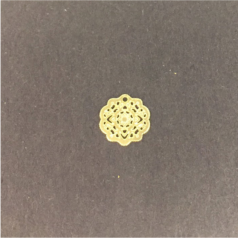 FO285 Figura Calada 12 mm Figura Baño Oro Figuras Bañadas en Oro y Plata hecho de Bronce Bañado en Oro 18K