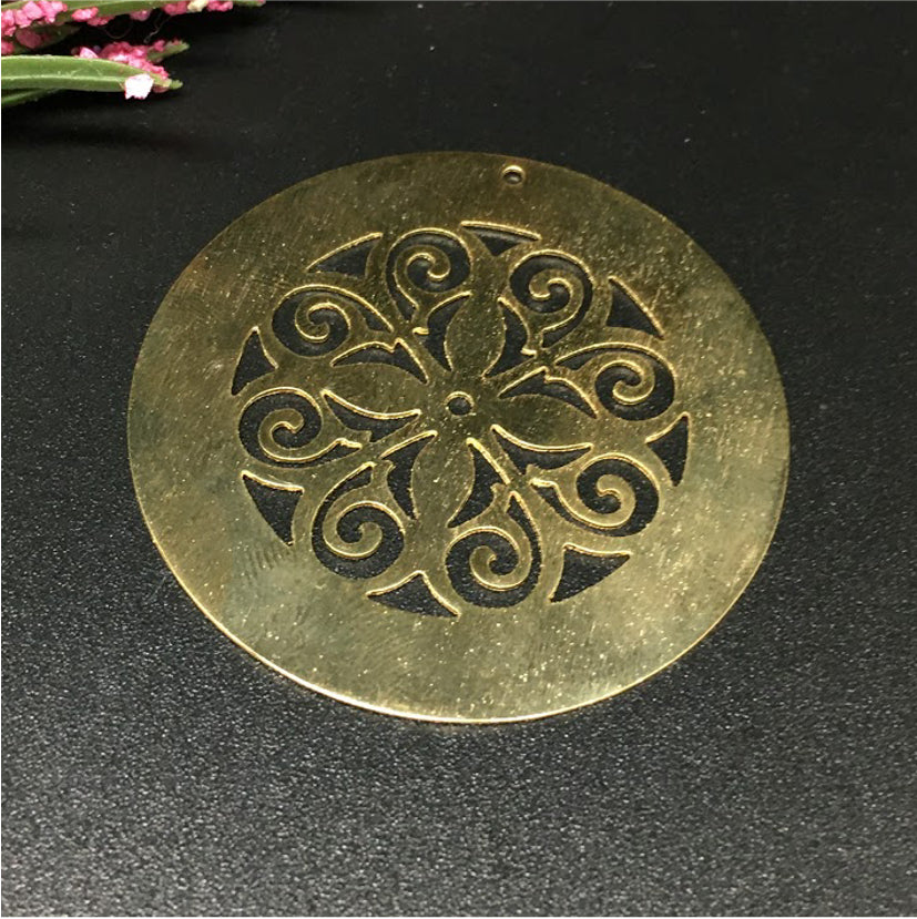 FO312 Figura Calada Mándala M Borde Liso 48 mm Figura Baño Oro Figuras Bañadas en Oro y Plata hecho de Bronce Bañado en Oro 18K