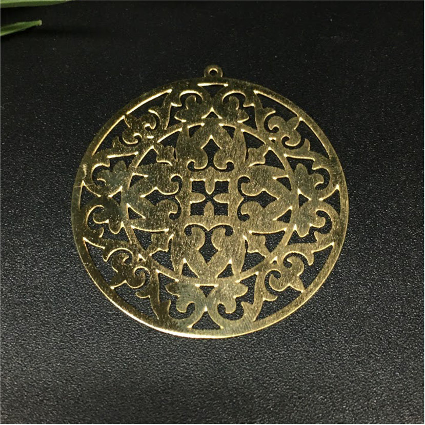 FO318 Figura Calada Mándala con argollita 40 mm Figura Baño Oro Figuras Bañadas en Oro y Plata hecho de Bronce Bañado en Oro 18K