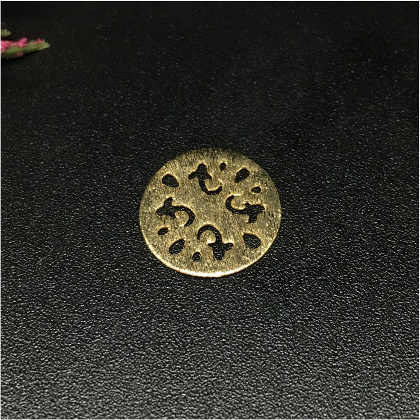 FO357 Figura Calada Mándala Conector 13 mm Figura Baño Oro Figuras Bañadas en Oro y Plata hecho de Bronce Bañado en Oro 18K