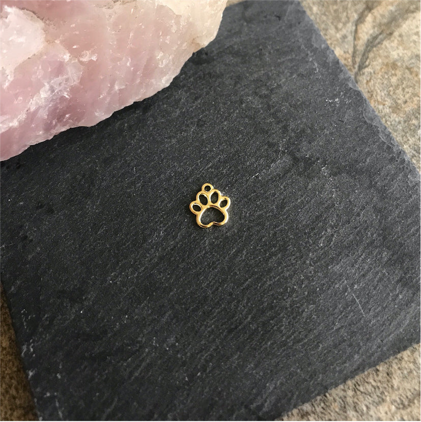 FO479 Patita Perro Plana 8 mm Figura Baño Oro Figuras Bañadas hecho de Bronce Bañado en Oro 18K Joyas Bañadas en Oro