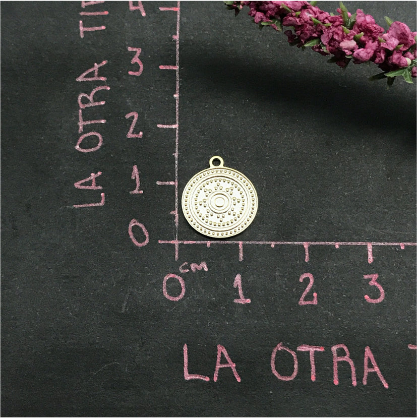 FO491 Colgante Mandala Sol 12 mm Figura Baño Oro Figuras Bañadas en Oro y Plata hecho de Bronce Bañado en Oro 18K