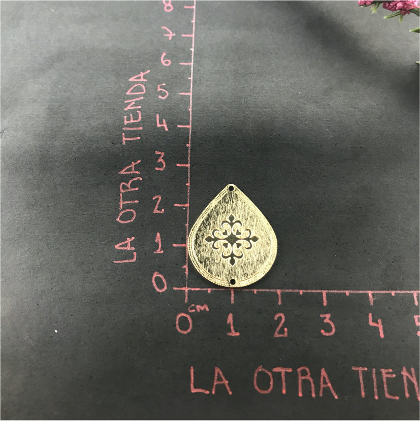 FO519 Gota Flor en Cruz 2 Perforaciones 20 x 25 mm Figura Baño Oro Figuras Bañadas en Oro y Plata hecho de Bronce Bañado en Oro 18K
