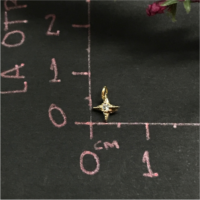 FO558 Estrella 4 Puntas 1 Circón Mini Argolla Lado Figura Baño Oro Figuras Bañadas en Oro y Plata hecho de Bronce Bañado en Oro 18K