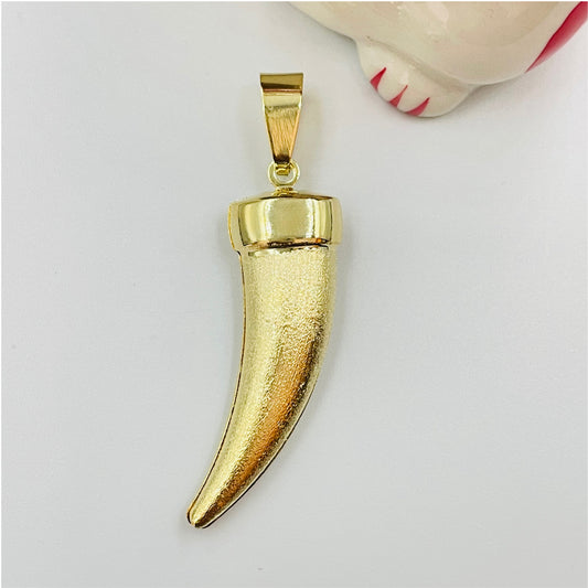 FO565 Colgante Tiger Tooth XL Mate Figura Baño Oro Figuras Bañadas en Oro y Plata hecho de Bronce Bañado en Oro 18K Joyas Bañadas en Oro