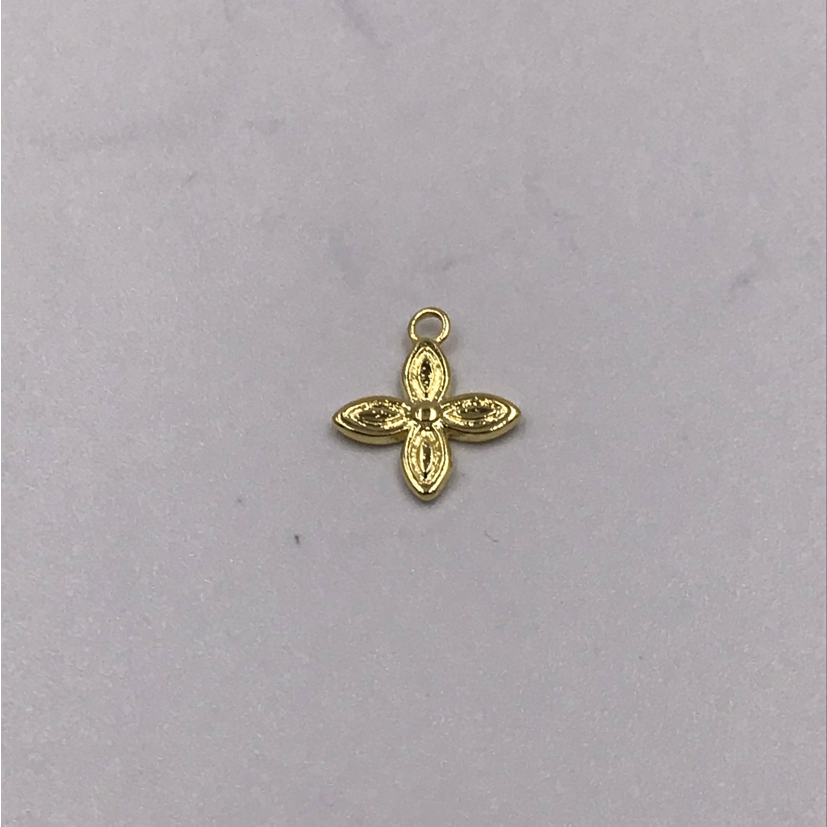 FO566 Flor 4 Pétalos Lisa Figura Baño Oro Figuras Bañadas en Oro y Plata hecho de Bronce Bañado en Oro 18K