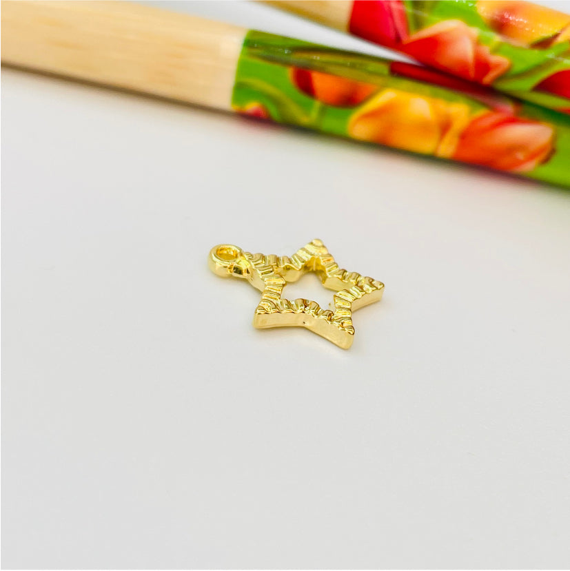 FO850 Colgante Estrella Calada Borde Acanalado 10x10 mm incluye argollita Figura Baño Oro Figuras Bañadas en Oro y Plata hecho de Bronce Bañado en Oro 18K Joyas Bañadas en Oro
