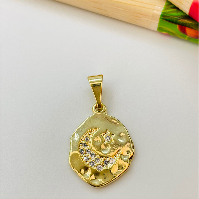 FO864 Colgante Forma Irregular con estrella y luna con circones 19x14 mm mas balier Figura Baño Oro Figuras Bañadas en Oro y Plata hecho de Bronce Bañado en Oro 18K Joyas Bañadas en Oro