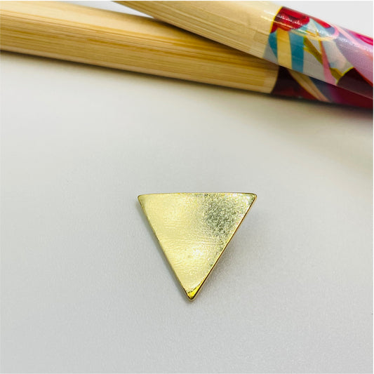 FO877 Colgante Triangulo 14 mm con balier trasero  Figura Baño Oro Figuras Bañadas en Oro y Plata hecho de Bronce Bañado en Oro 18K Joyas Bañadas en Oro