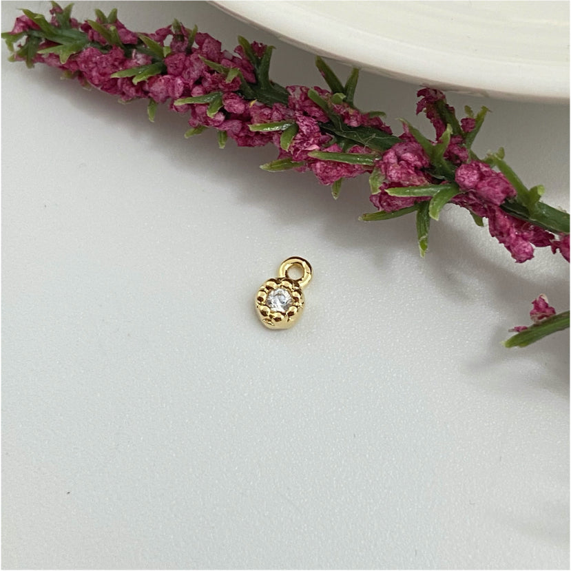 FO979 Colgante Punto de Luz Mini Flor Circón Cristal Diá. 4 mm Espesor 2 mm mas argollita Figura Baño Oro Figuras Bañadas hecho de Bronce Bañado en Oro 18K Joyas Bañadas en Oro