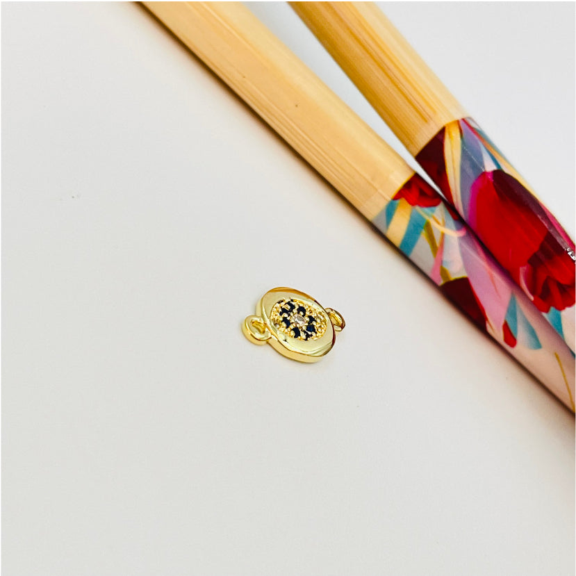 FO988 Conector Mini Medalla Ojo Circones cristal y azules Diá. 7 mm más 2 argollitas Figura Baño Oro Figuras Bañadas hecho de Bronce Bañado en Oro 18K Joyas Bañadas en Oro