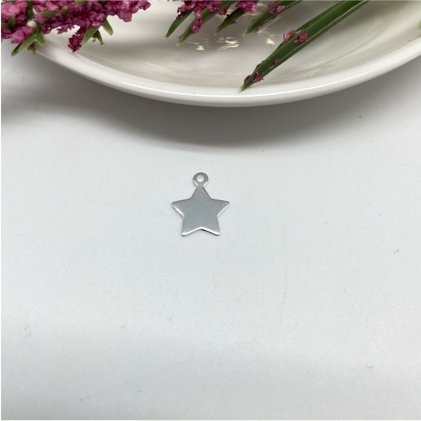 FP143 Estrella con argolla 12 mm Figura Baño Plata Figuras Bañadas en Oro y Plata hecho de Bronce Bañado en Plata 50 ml