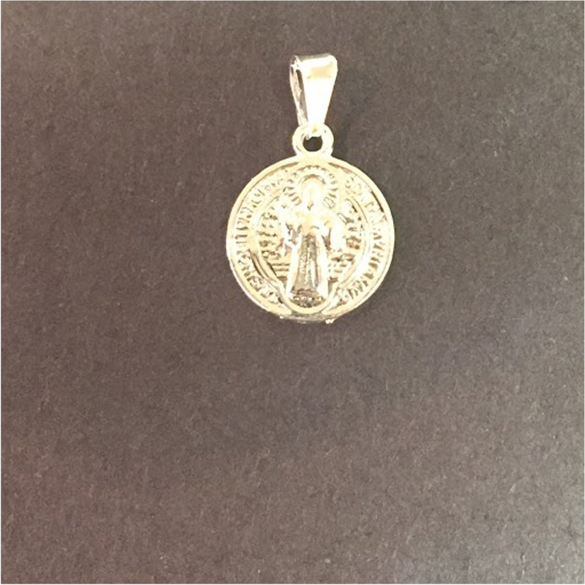 FP150 Colgante San Benito1 4 mm con Balier Baño Plata Figuras Bañadas en Oro y Plata hecho de Bronce Bañado en Plata 50 ml
