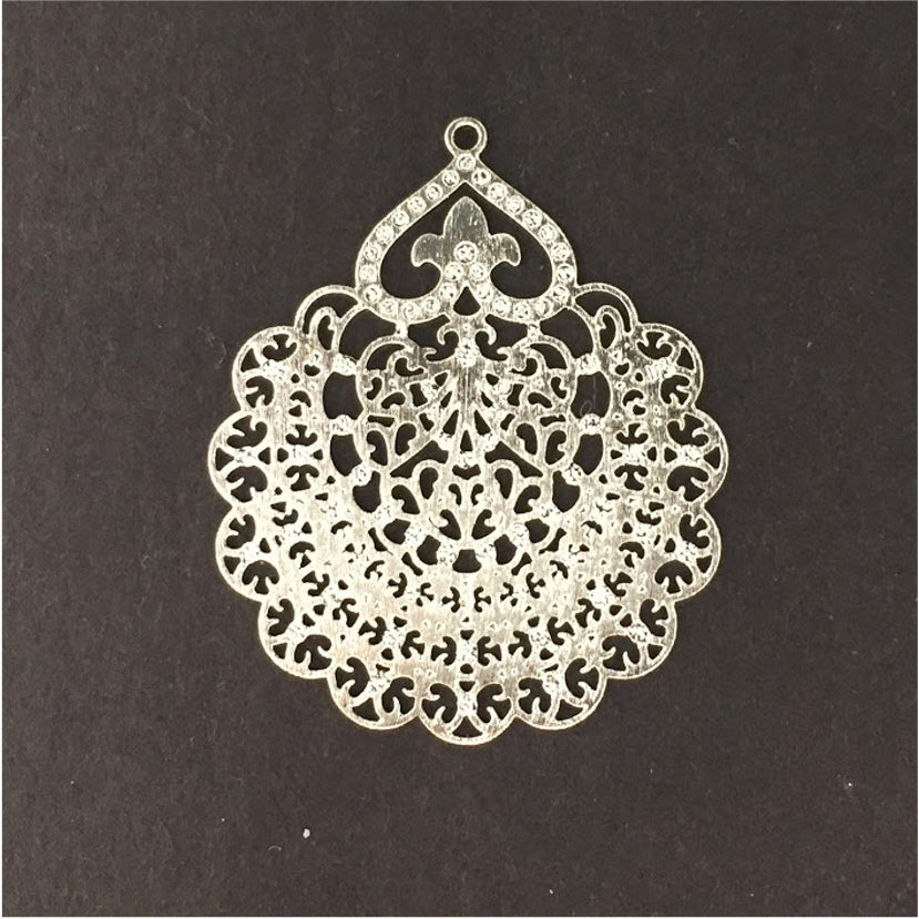 FP172 Figura Calada 35 x 43 mm Figura Baño Plata Figuras Bañadas en Oro y Plata hecho de Bronce Bañado en Plata 50 ml