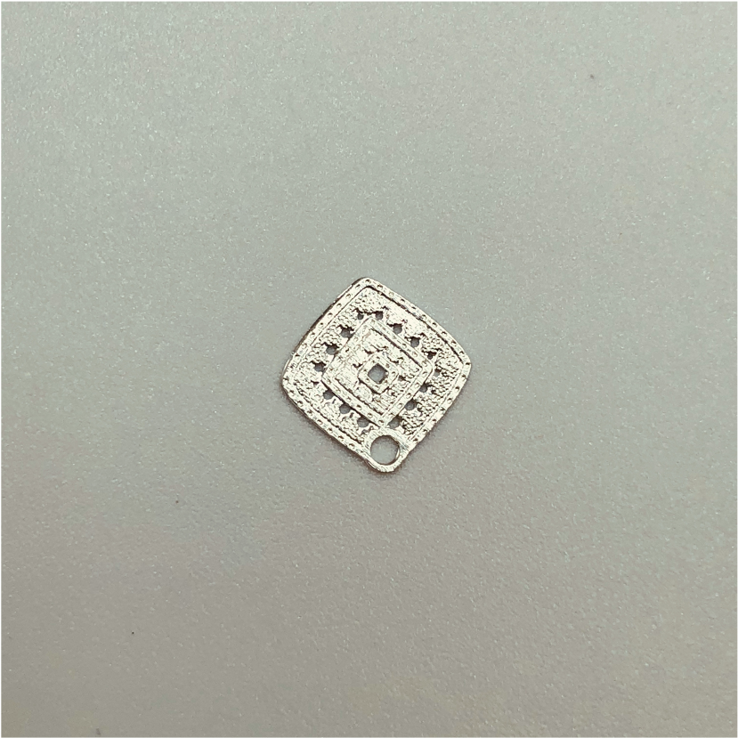 FP211 11 mm rombo grande Figura Baño Plata Figuras Bañadas en Oro y Plata hecho de Bronce Bañado en Plata 50 ml