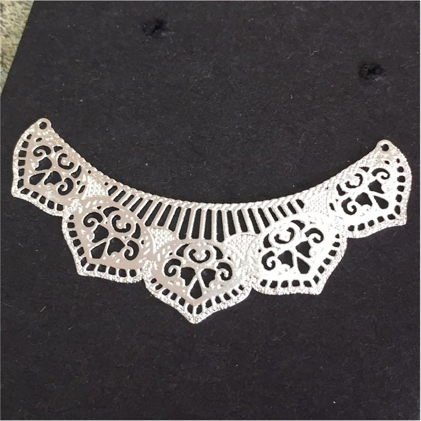 FP40 Figura Calada 18x60 mm Figura Baño Plata Figuras Bañadas en Oro y Plata hecho de Bronce Bañado en Plata 50 ml