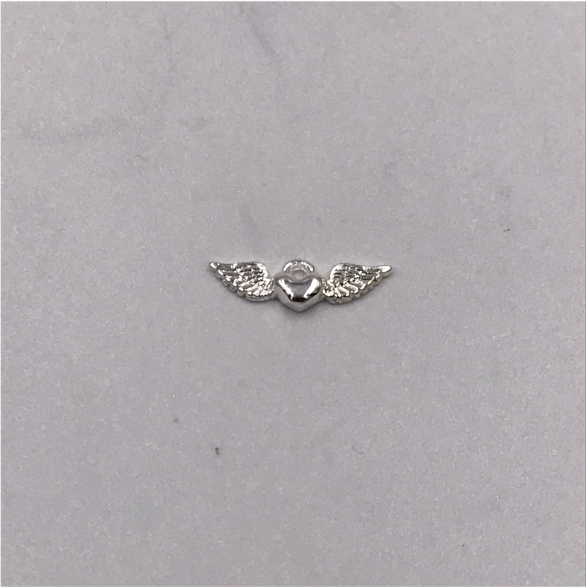 FP420 Colgante Alitas Corazón 5x20 mm Figura Baño Plata Figuras Bañadas en Oro y Plata hecho de Bronce Bañado en Plata 50 ml