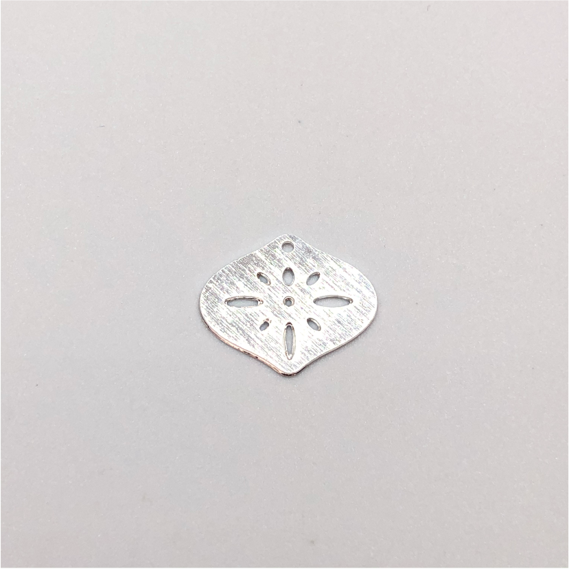 FP421 15 x 13 mm (1 perforación) Figura Baño Plata Figuras Bañadas en Oro y Plata hecho de Bronce Bañado en Plata 50 ml