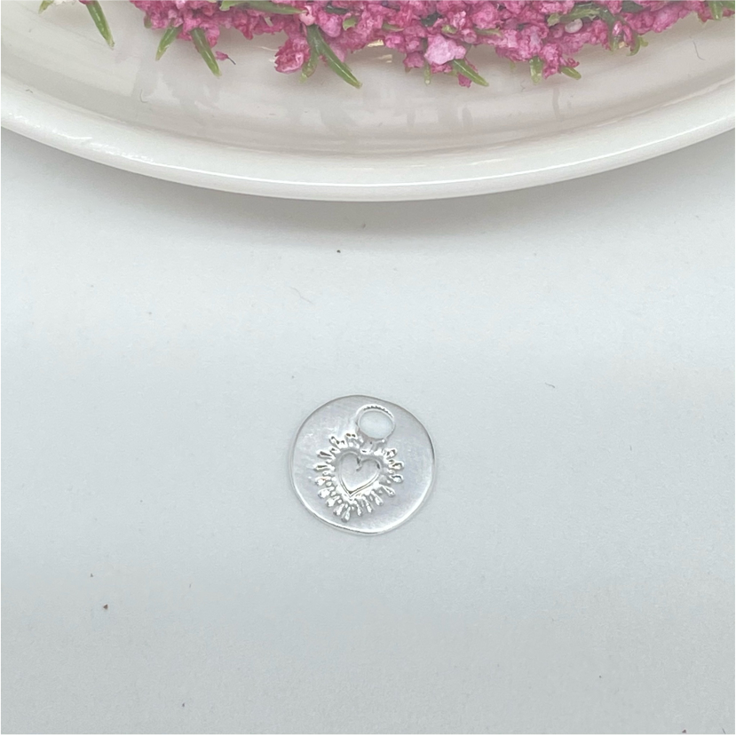 FP425 Colgante Medalla Corazón Detente Estampado diá. 10 mm Figura Baño Plata Figuras Bañadas hecho de Bronce Bañado en Plata 50 ml Joyas Bañadas en Plata