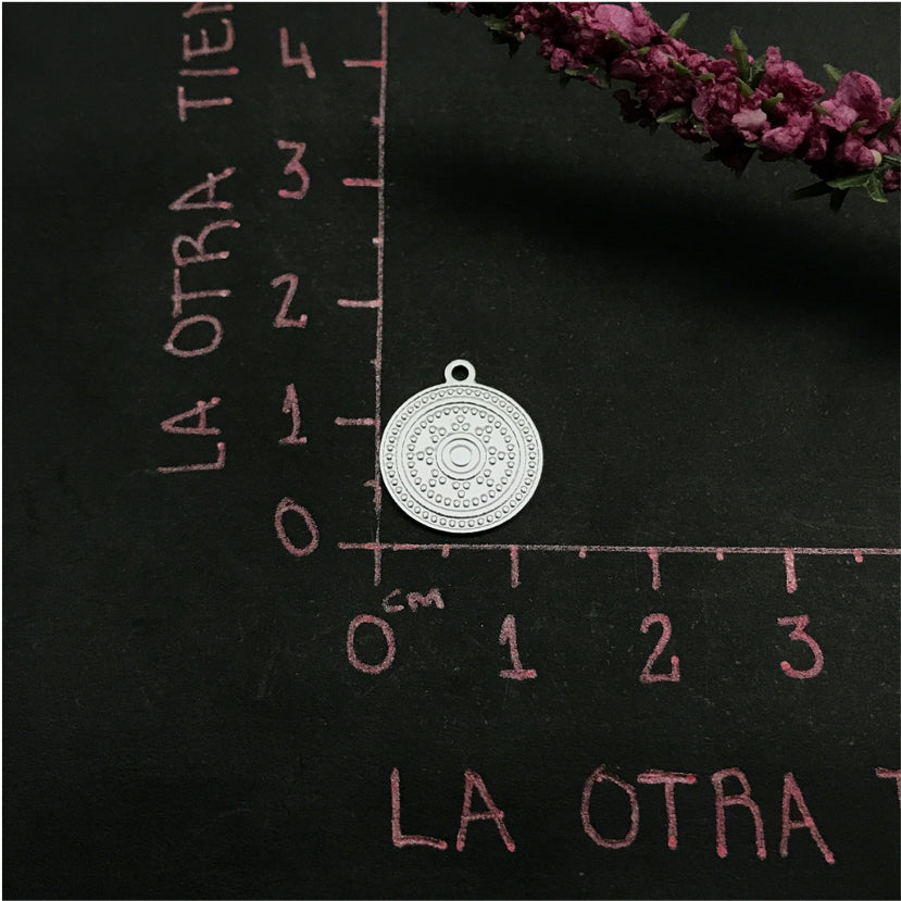 FP491 Colgante Mandala Sol 12 mm Figura Baño Plata Figuras Bañadas en Oro y Plata hecho de Bronce Bañado en Plata 50 ml