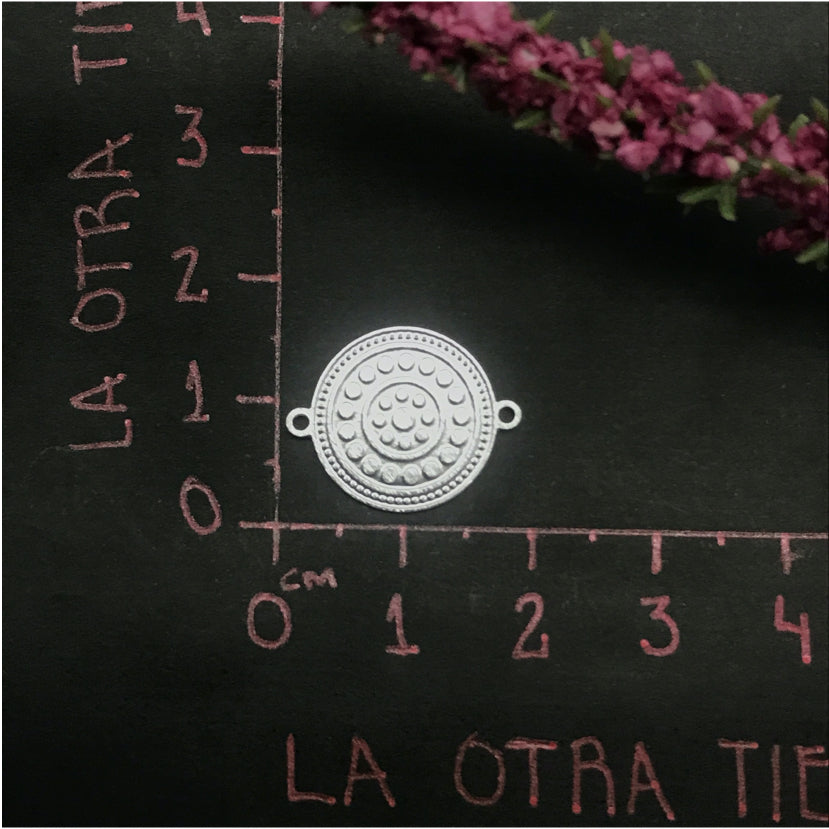 FP492 Conector Mandala Círculos 15 mm Figura Baño Plata Figuras Bañadas en Oro y Plata hecho de Bronce Bañado en Plata 50 ml