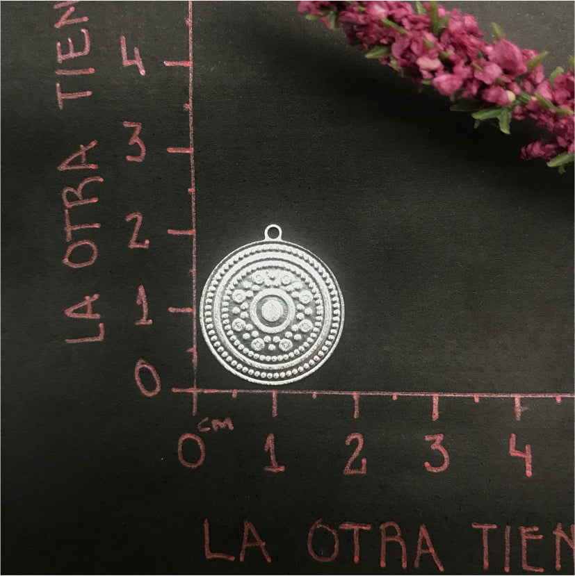 FP497 Mandala Círculos 17 mm Figura Baño Plata Figuras Bañadas en Oro y Plata hecho de Bronce Bañado en Plata 50 ml