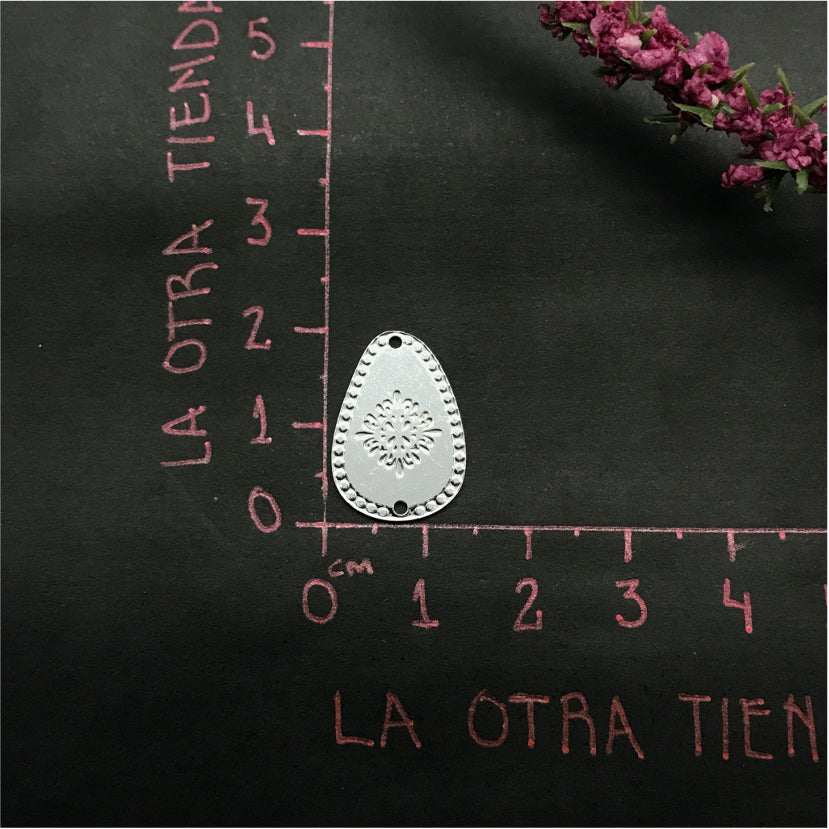 FP511 Gota Flor Grande Borde Puntos 20 x 14 mm Figura Baño Plata Figuras Bañadas en Oro y Plata hecho de Bronce Bañado en Plata 50 ml