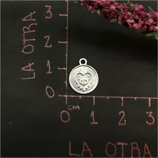 FP528 Colgante Corazón Ojo Figura Baño Plata Figuras Bañadas en Oro y Plata hecho de Bronce Bañado en Plata 50 ml